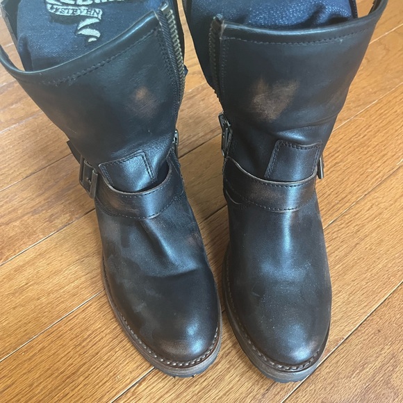 Freebird by Steven Distressed Leather Heeled boots - Picture 4 of 5